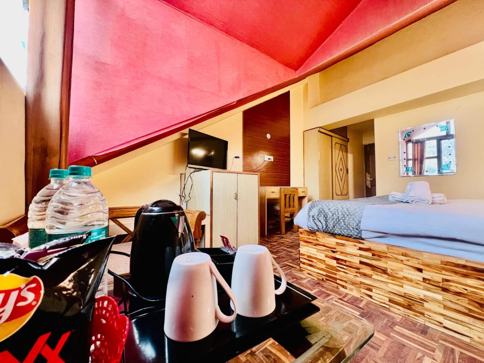 Hotel Kalinga Grand - Luxury Comfort !! Travellers Delight !! Budget Friendly !! Prime Location !! Guest Favourite Manali  Exterior photo