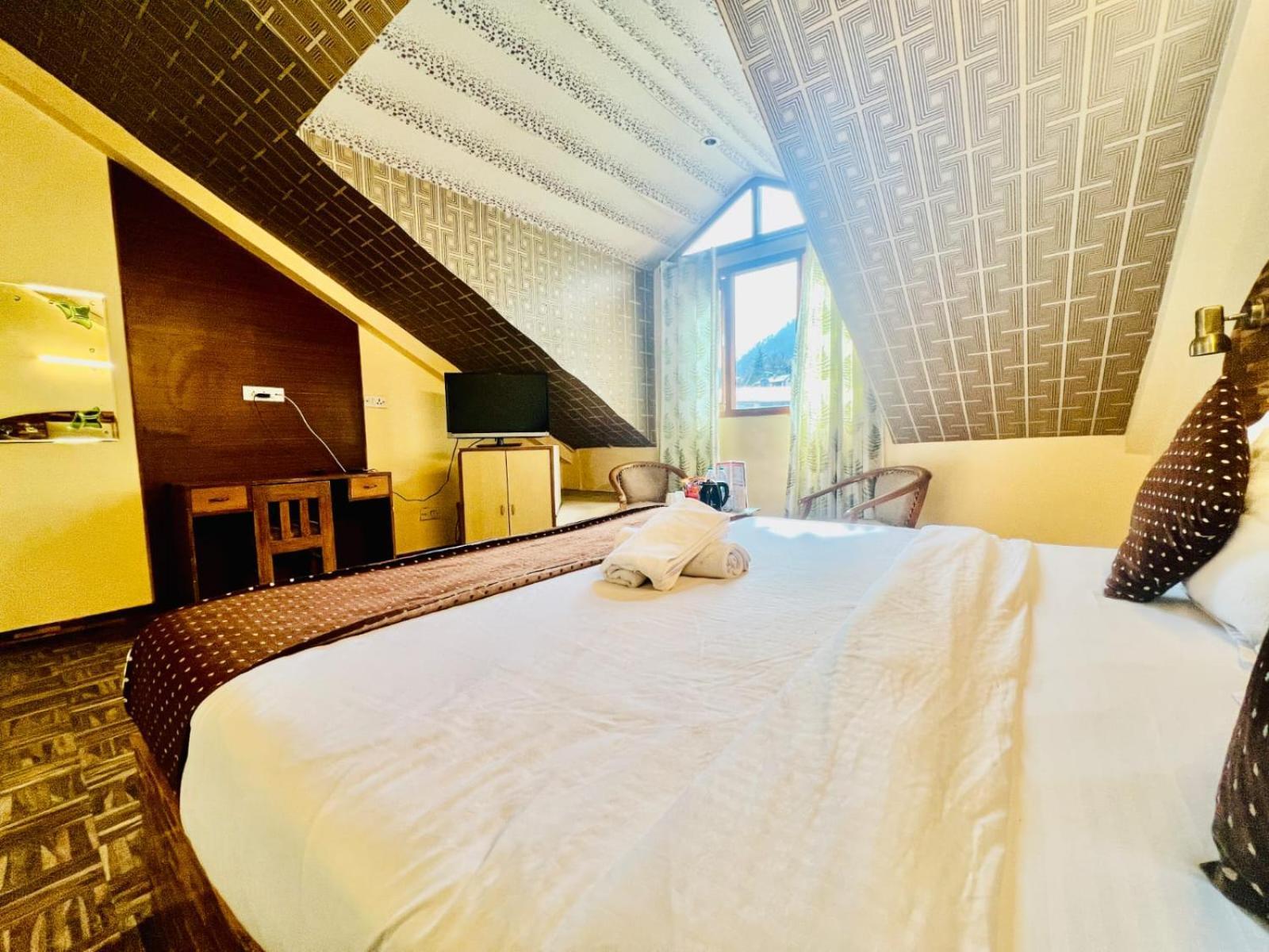 Hotel Kalinga Grand - Luxury Comfort !! Travellers Delight !! Budget Friendly !! Prime Location !! Guest Favourite Manali  Exterior photo