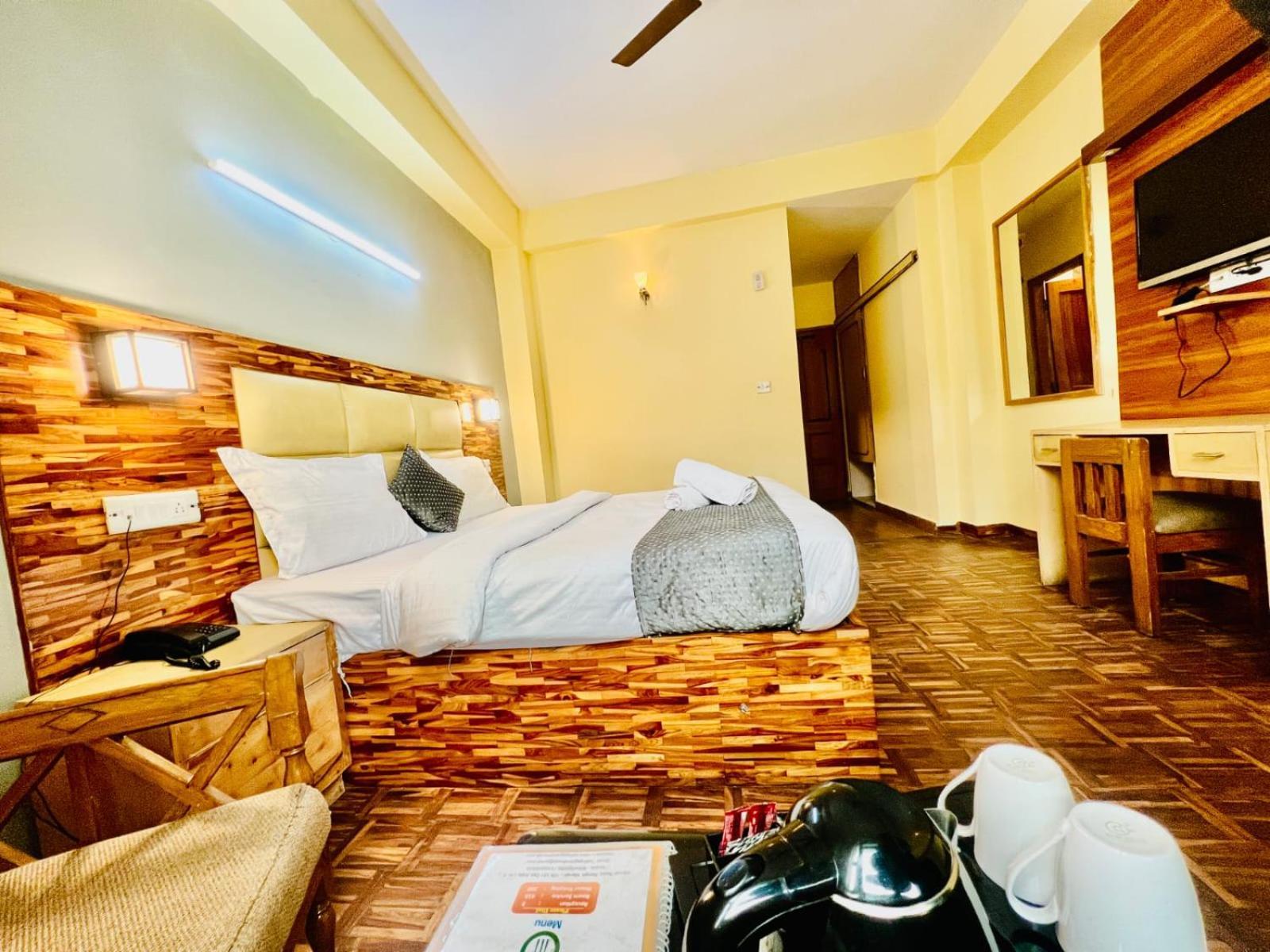 Hotel Kalinga Grand - Luxury Comfort !! Travellers Delight !! Budget Friendly !! Prime Location !! Guest Favourite Manali  Exterior photo